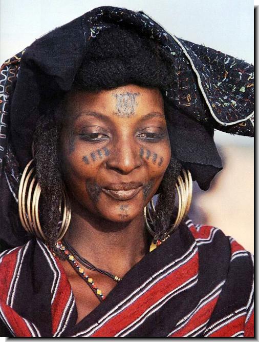 a photo of a Serahuli woman